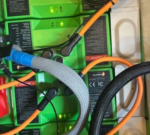 Boot Versorgungs- und Servicebatterien